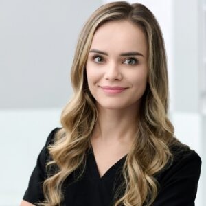 lek. AGATA STAROŃ dermatolog-trycholog
